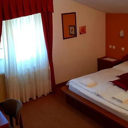 게스트하우스 Gostisce Jazbec - Idrsko - 코바리드